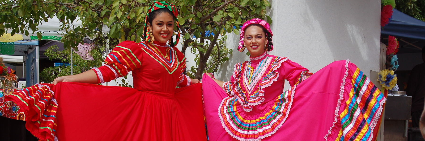 Mole and Mariachi Dancers posing for a picture